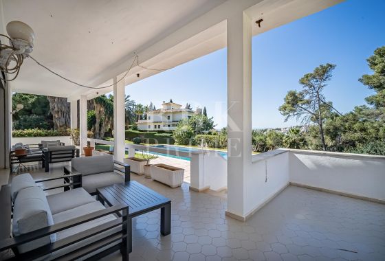 Available - Villa - Marbella - Costa del Sol