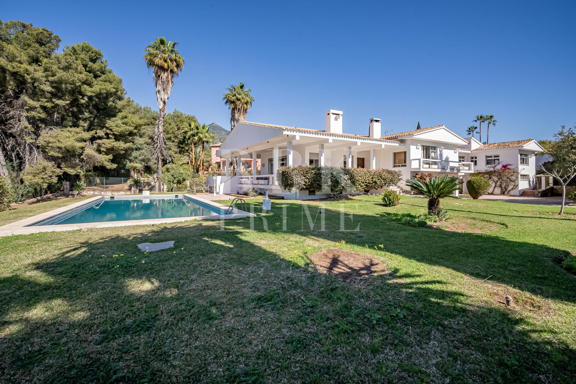 Available - Villa - Marbella - Costa del Sol
