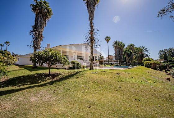 Available - Villa - Marbella - Costa del Sol