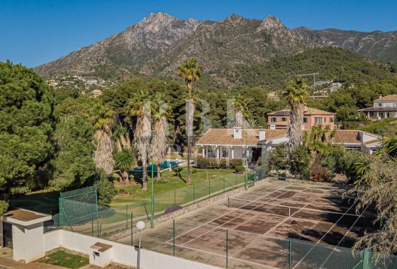 Available - Villa - Marbella - Costa del Sol