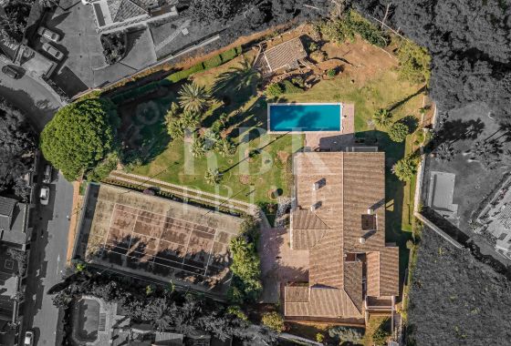 Available - Villa - Marbella - Costa del Sol
