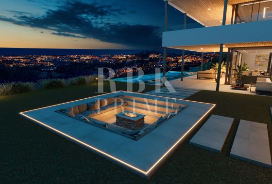 Villa · Available - Málaga