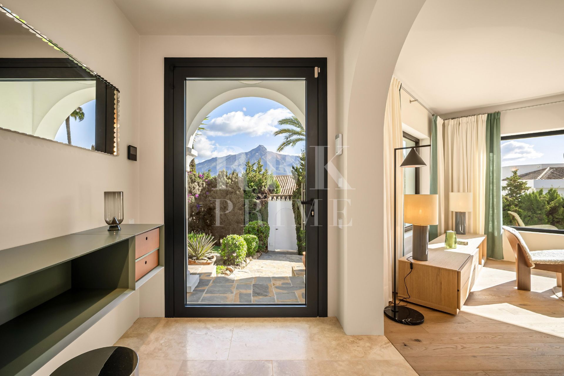 Available - Villa - Málaga - Costa del Sol