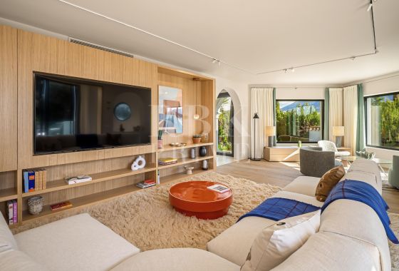 Villa · Available - Málaga