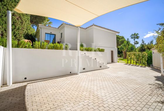 Villa · Available - Málaga