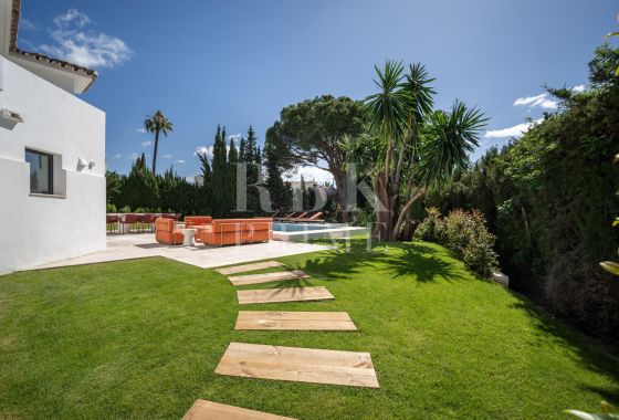Villa · Available - Málaga