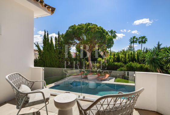 Villa · Available - Málaga