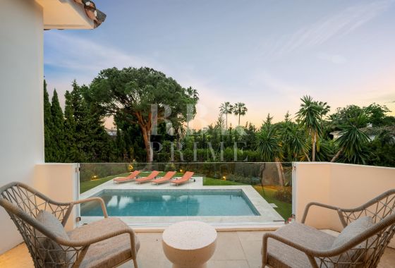 Villa · Available - Málaga