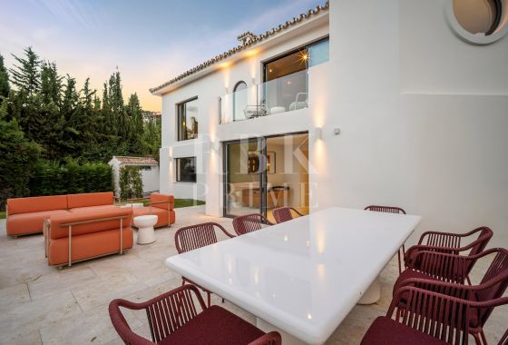 Villa · Available - Málaga