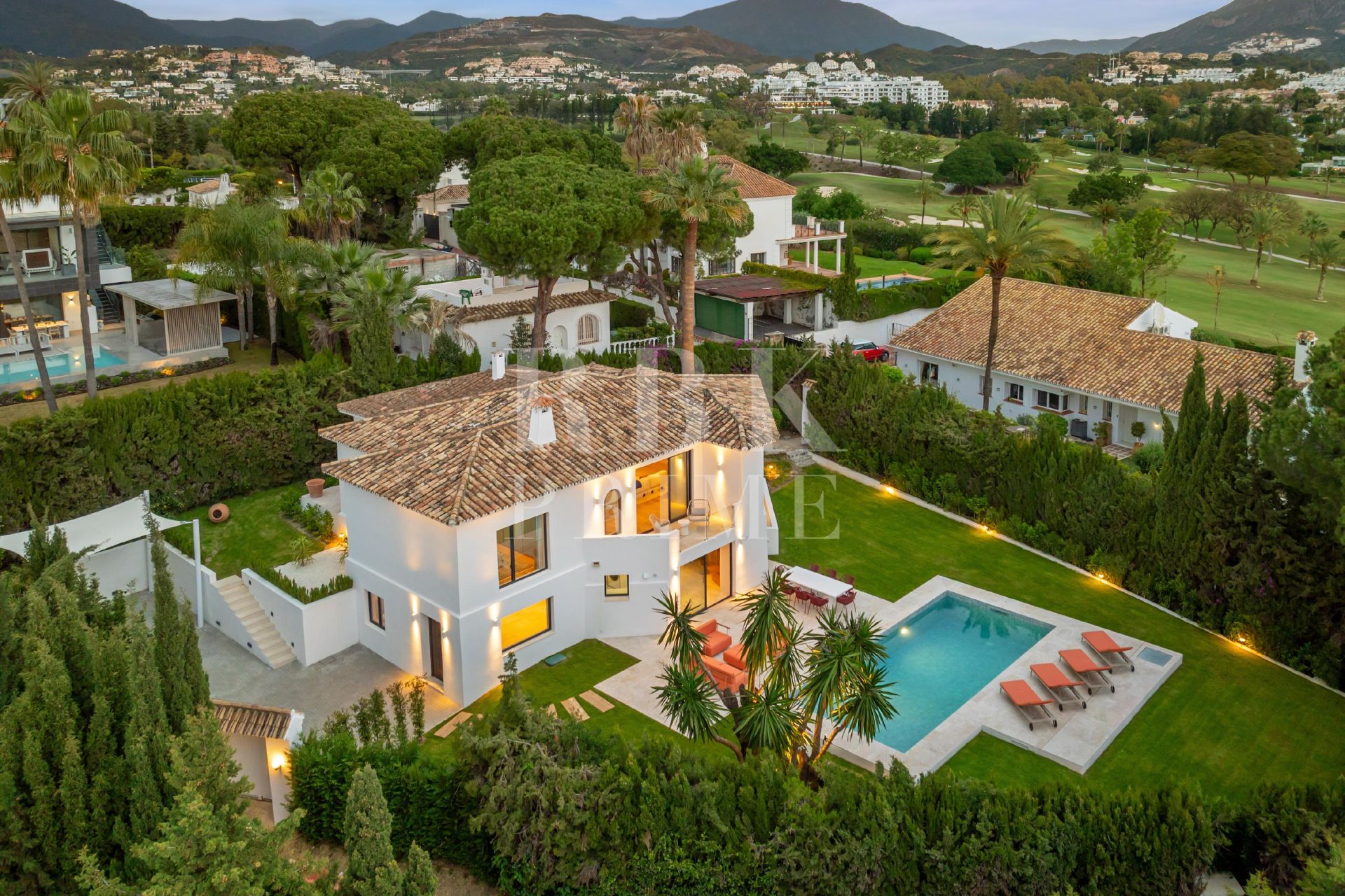 Available - Villa - Málaga - Costa del Sol