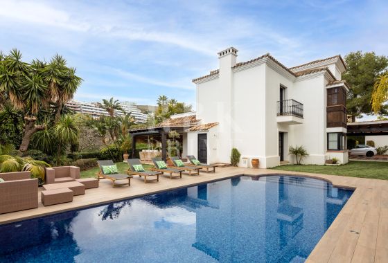 Villa · Available - Málaga