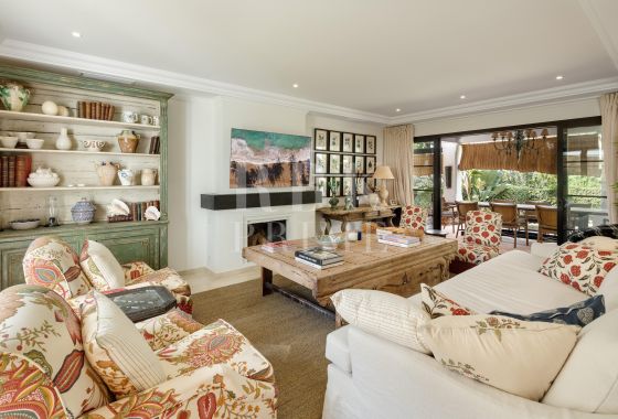 Villa · Available - Málaga