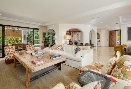 Villa · Available - Málaga