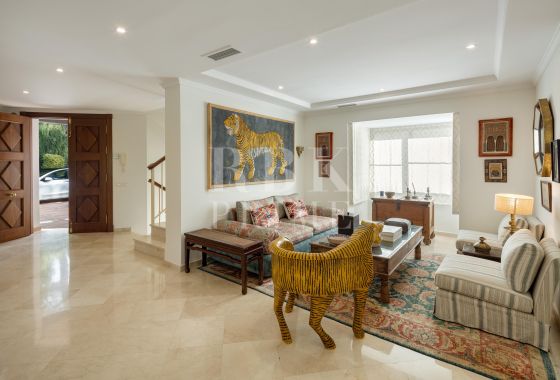 Villa · Available - Málaga