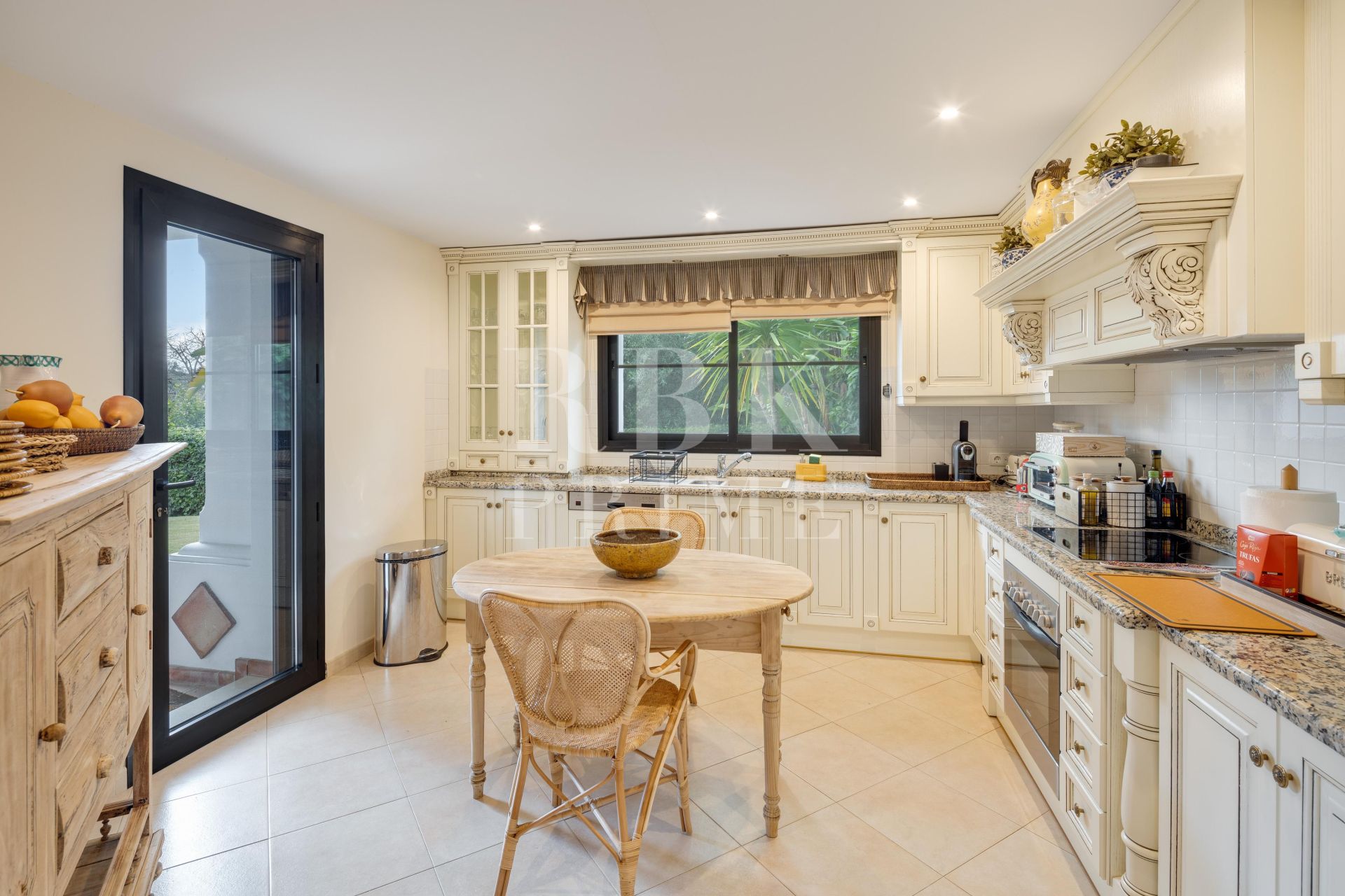 Available - Villa - Málaga - Costa del Sol