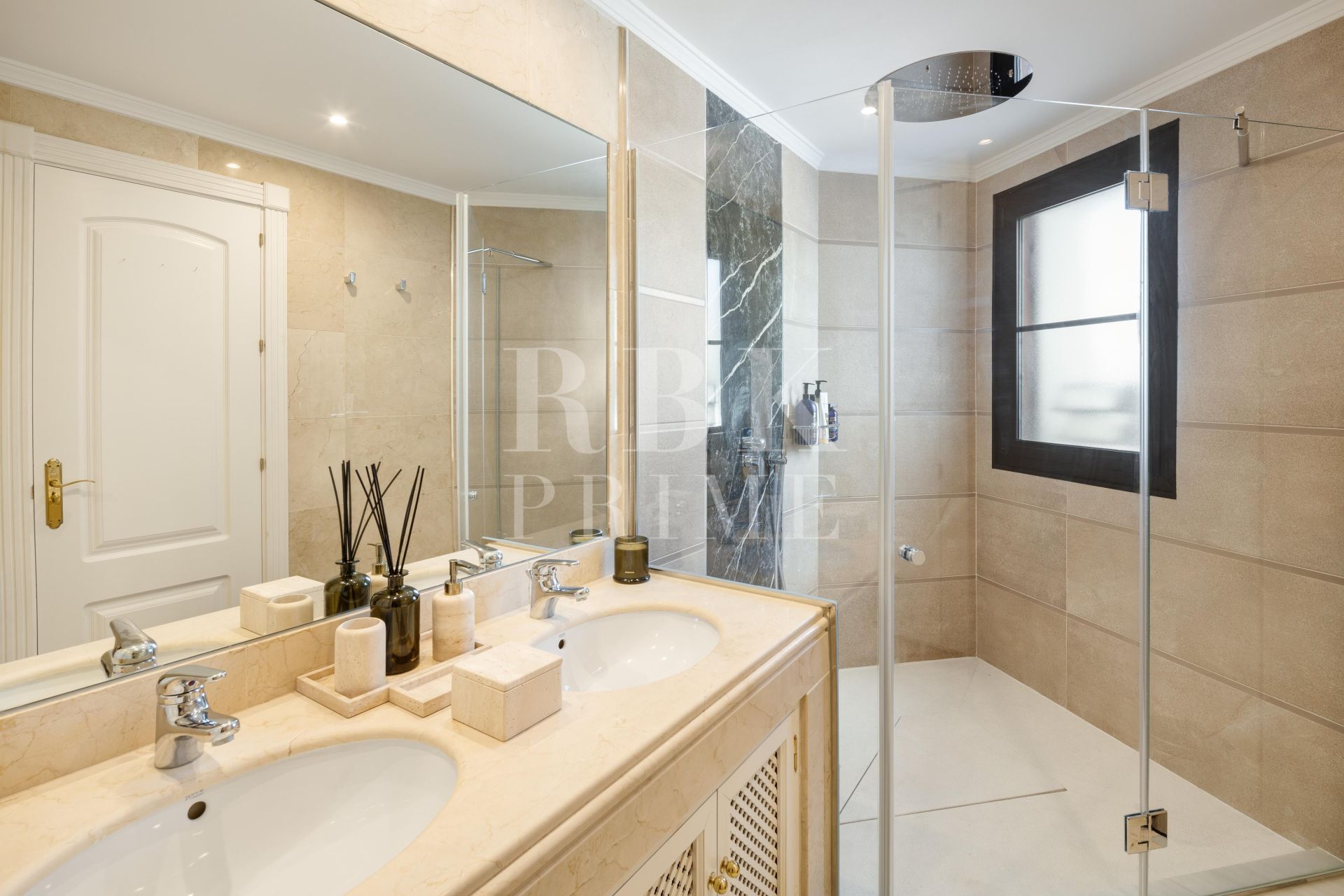 Available - Villa - Málaga - Costa del Sol