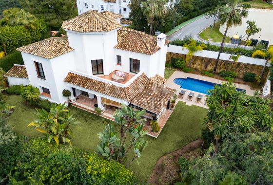 Villa · Available - Málaga