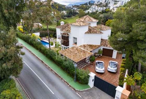 Villa · Available - Málaga