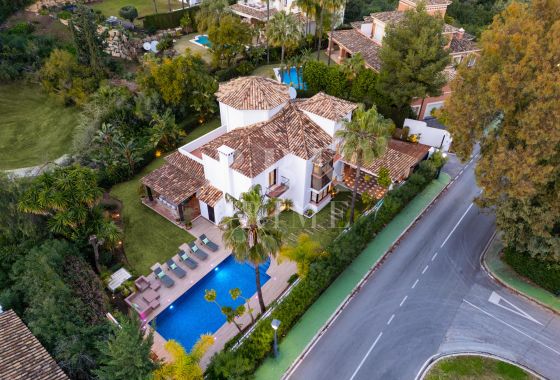 Villa · Available - Málaga