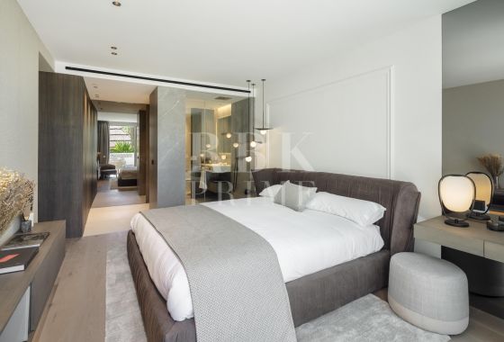 Apartment · Available - Marbella · Málaga