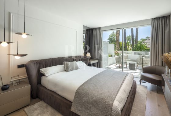 Apartment · Available - Marbella · Málaga
