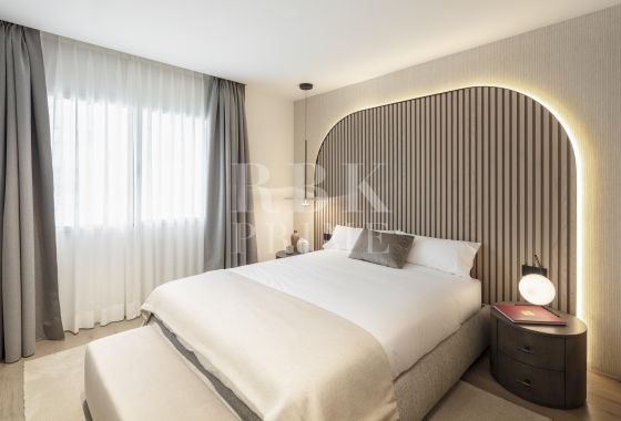 Apartment · Available - Marbella · Málaga