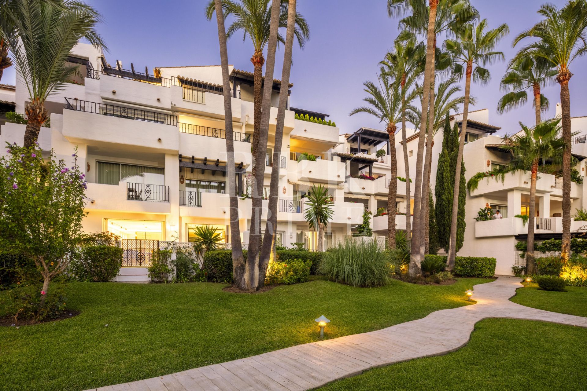 Available - Apartment - Marbella - Costa del Sol