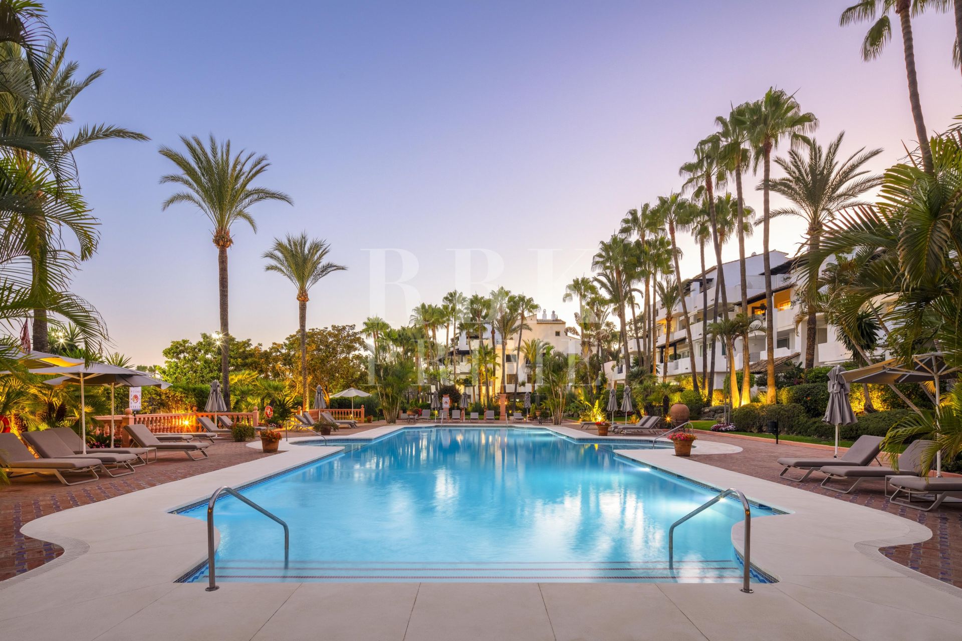 Available - Apartment - Marbella - Costa del Sol