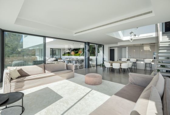 Villa · Available - Málaga