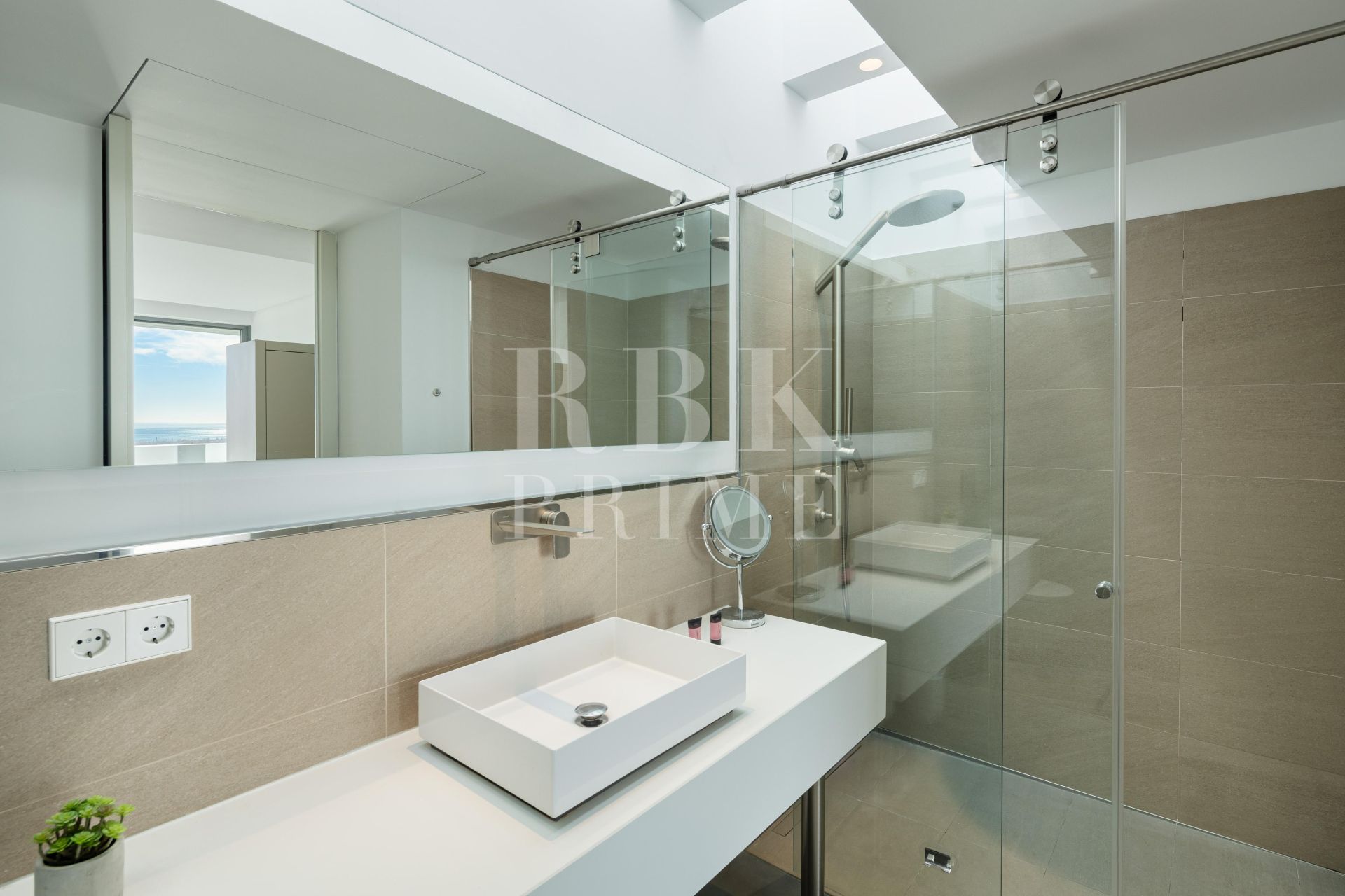 Available - Villa - Málaga - Costa del Sol