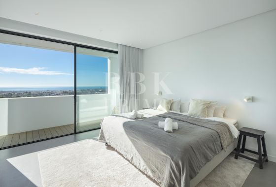 Villa · Available - Málaga