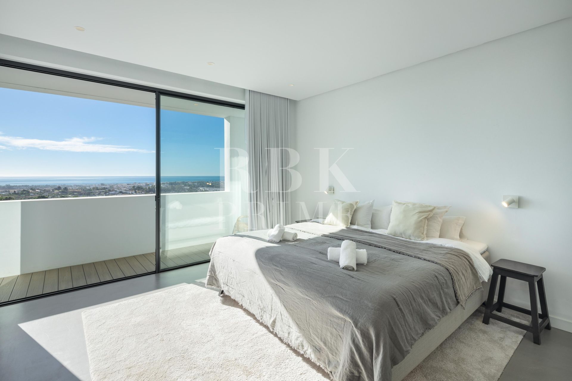 Available - Villa - Málaga - Costa del Sol