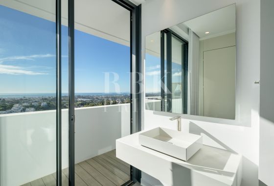 Villa · Available - Málaga