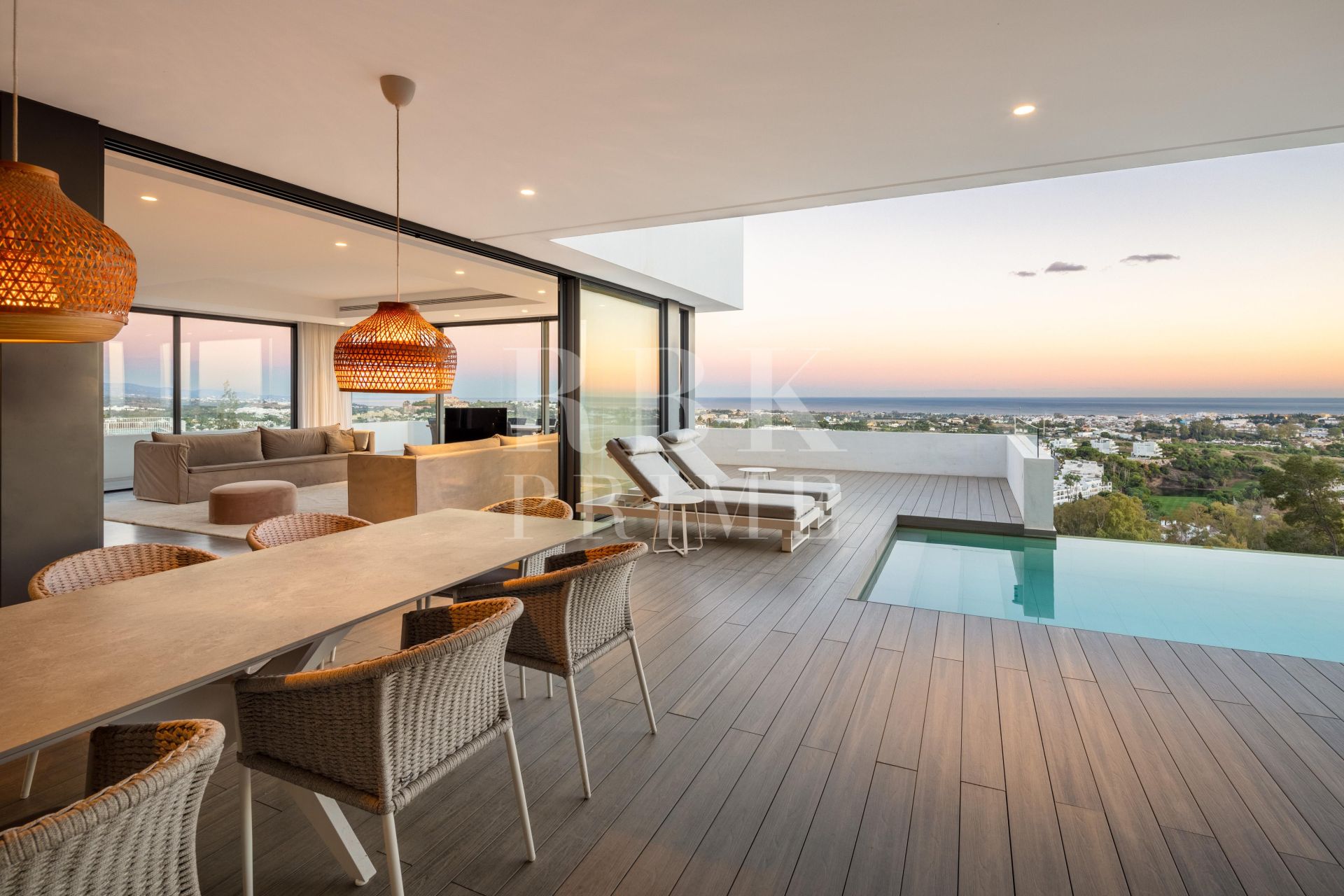 Available - Villa - Málaga - Costa del Sol
