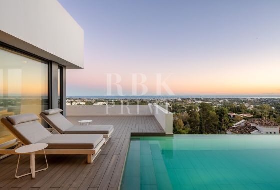 Villa · Available - Málaga