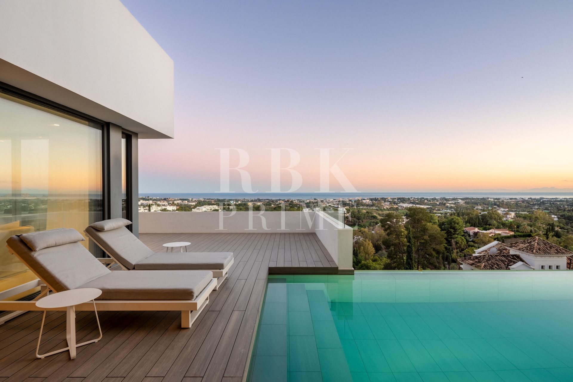 Available - Villa - Málaga - Costa del Sol