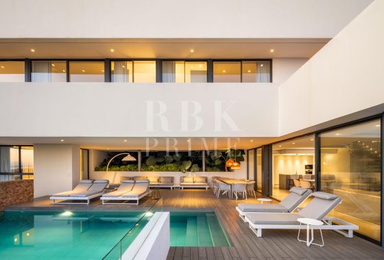 Villa · Available - Málaga