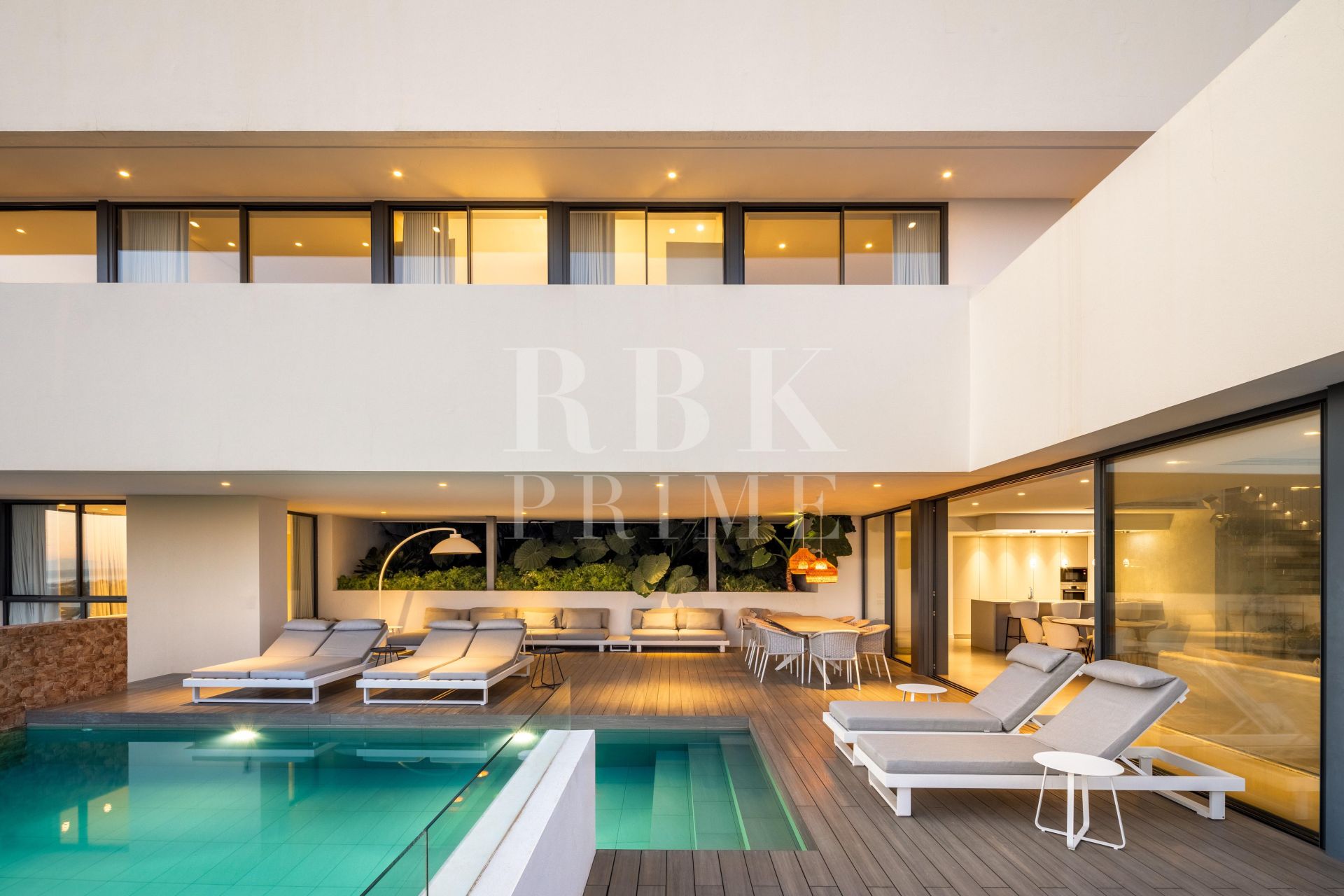 Available - Villa - Málaga - Costa del Sol
