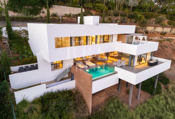Villa · Available - Málaga