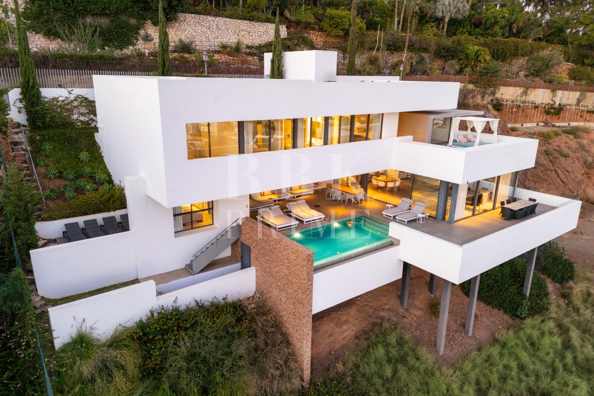 Available - Villa - Málaga - Costa del Sol