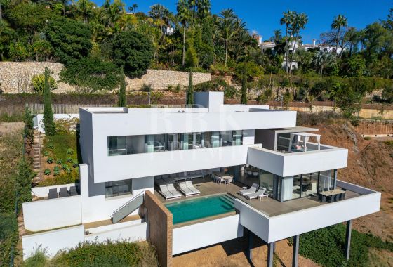 Villa · Available - Málaga