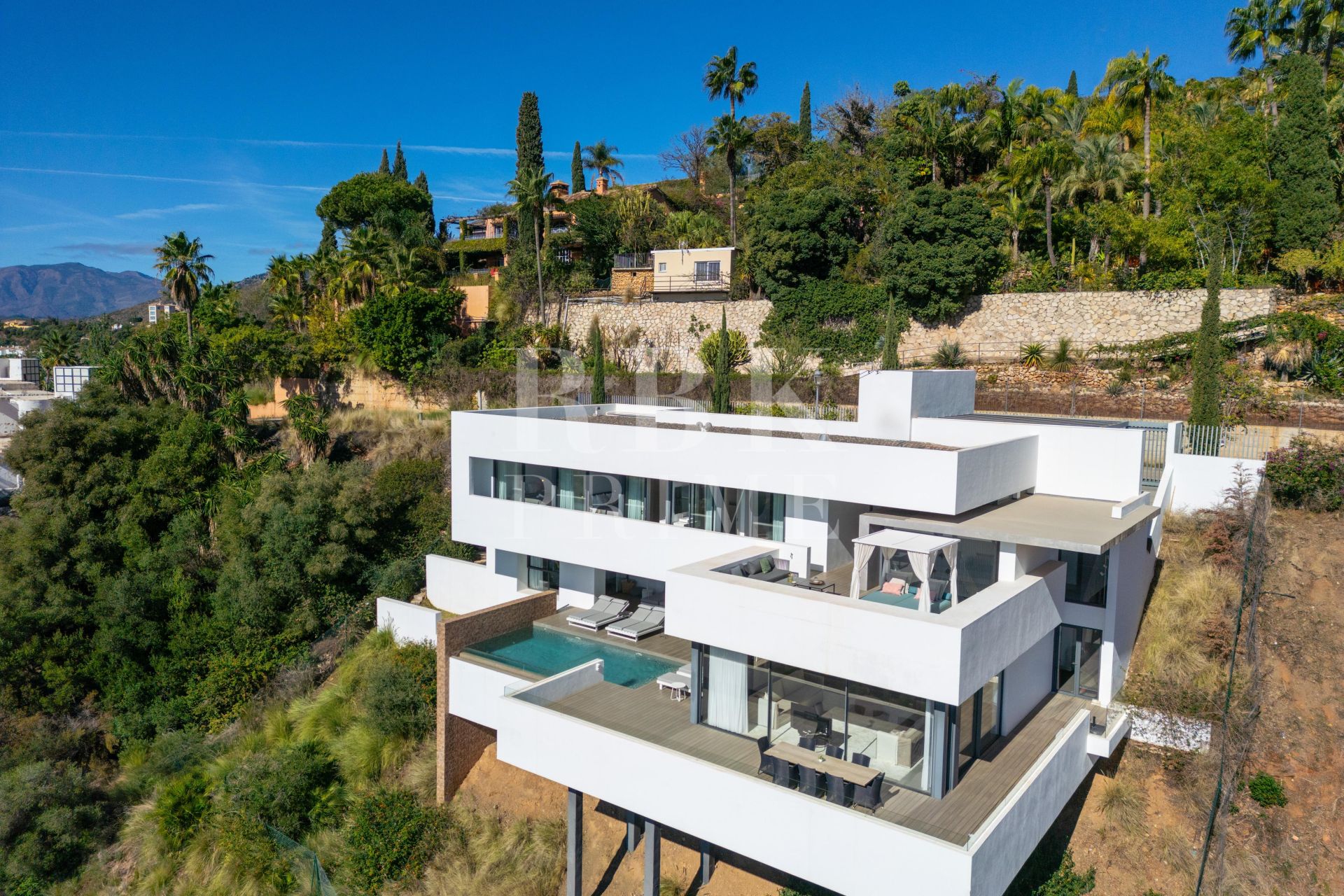 Available - Villa - Málaga - Costa del Sol