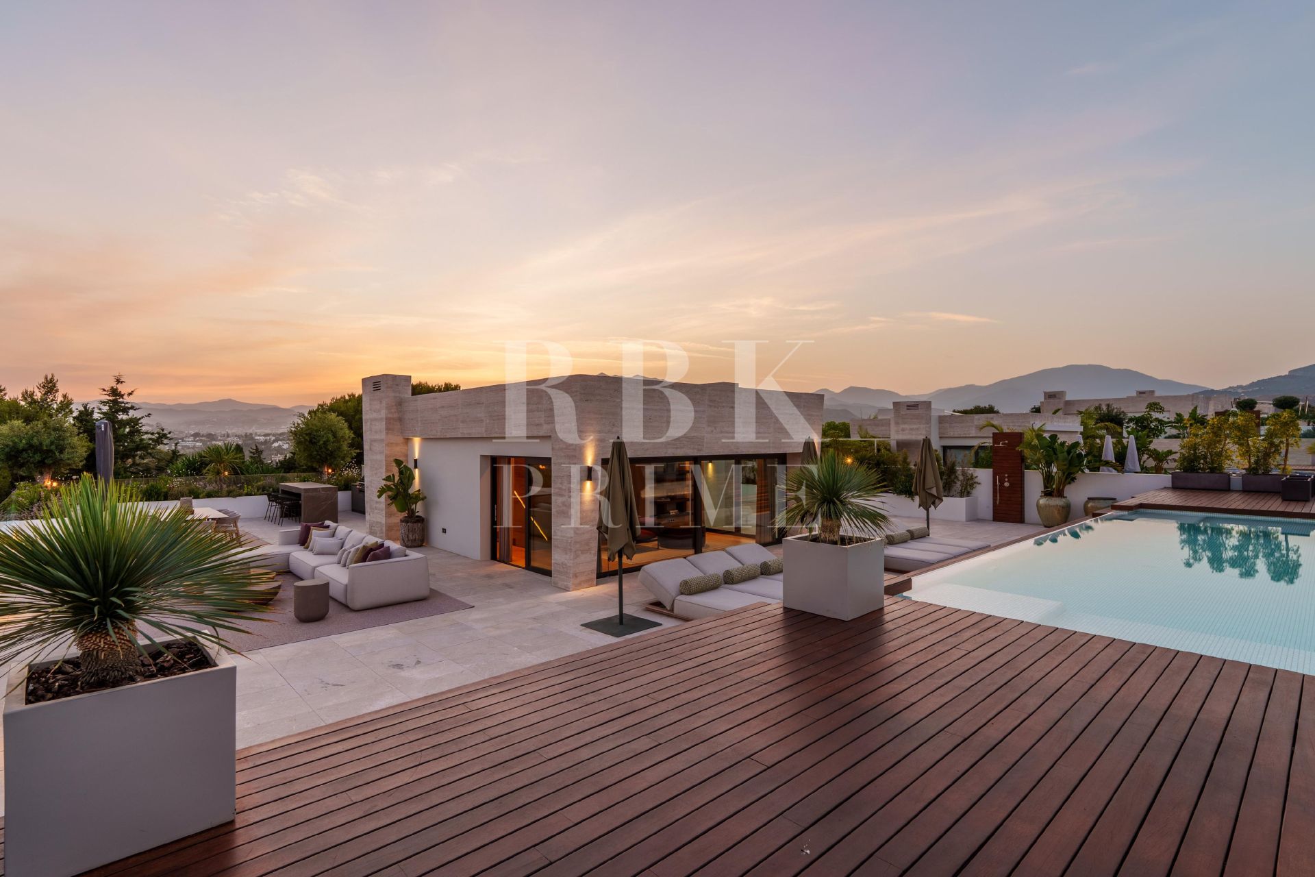 Available - Penthouse - Marbella - Costa del Sol