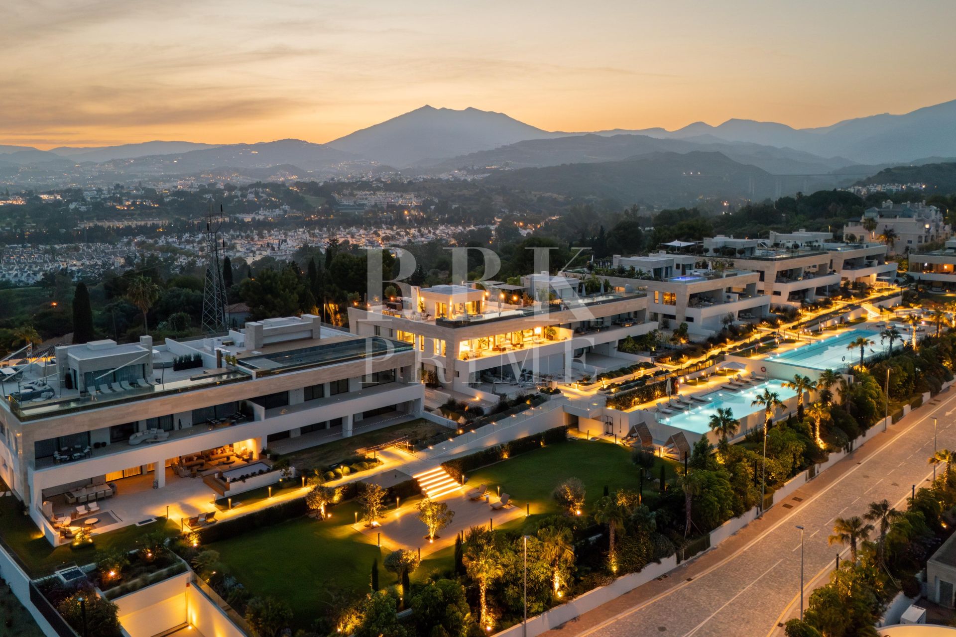 Available - Penthouse - Marbella - Costa del Sol