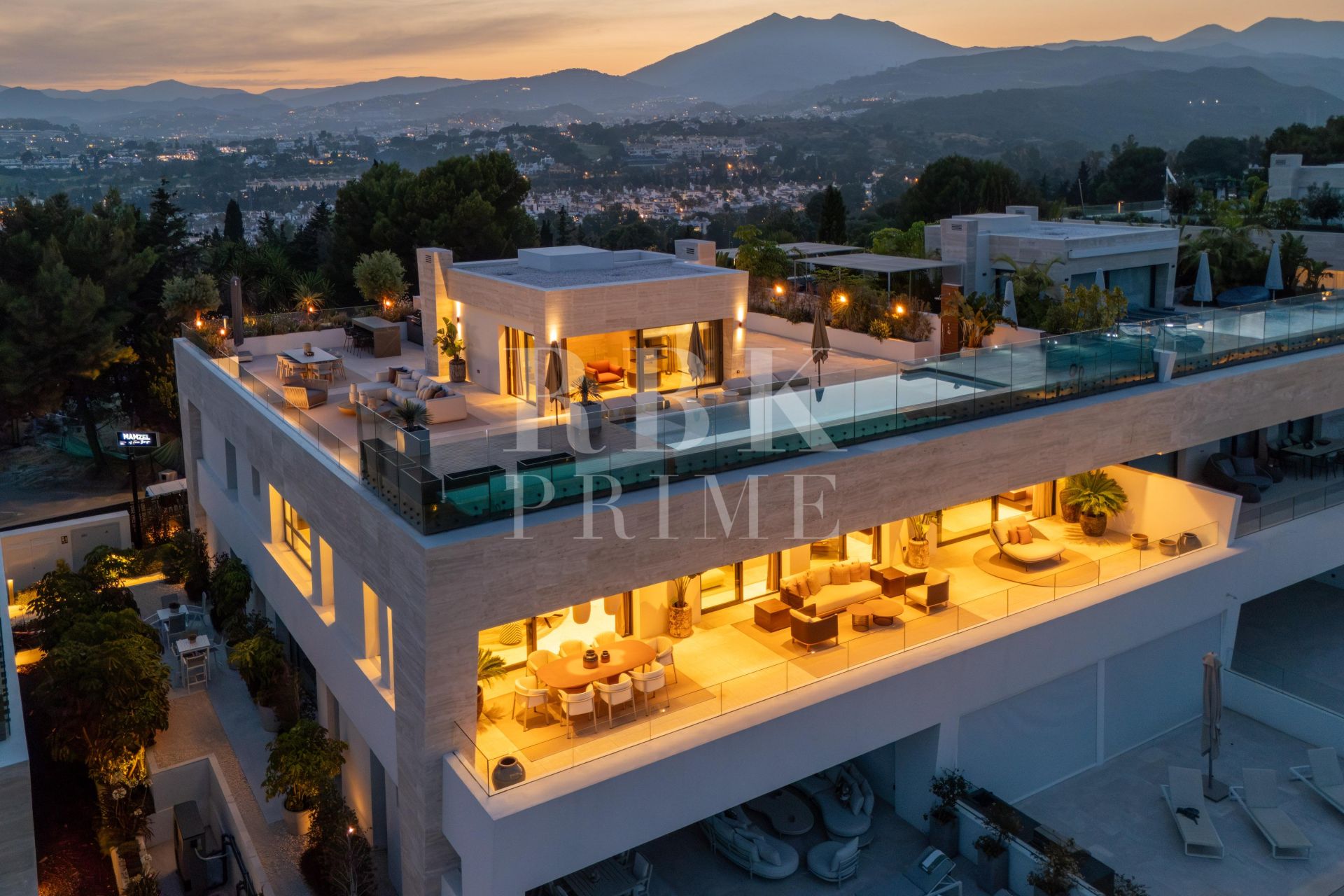 Available - Penthouse - Marbella - Costa del Sol