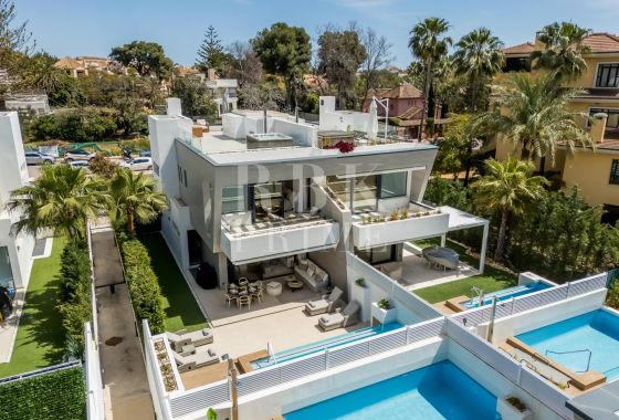 Available - Semi-detached house - Marbella - Costa del Sol