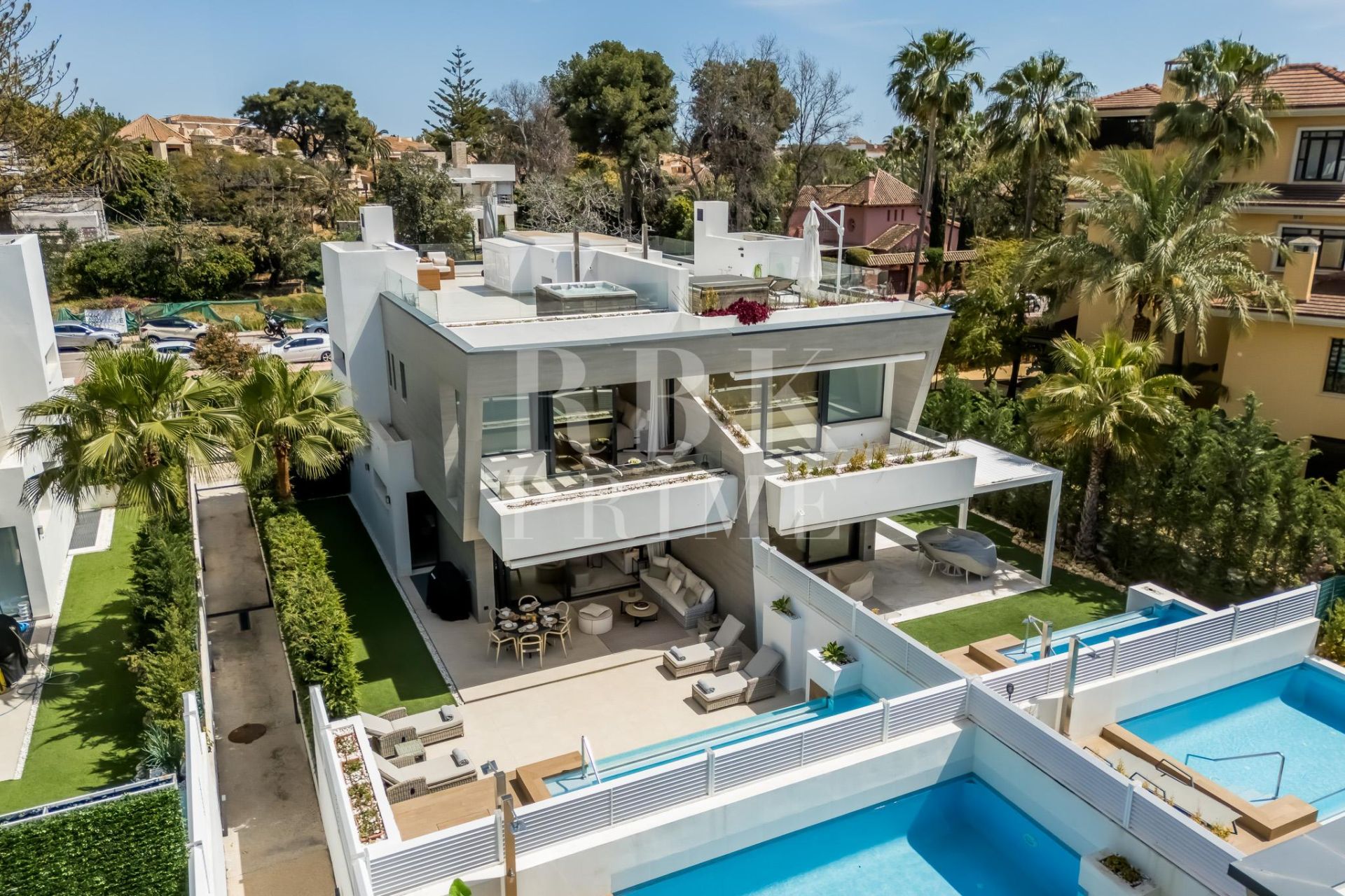 Available - Semi-detached house - Marbella - Costa del Sol