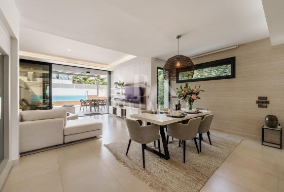 Available - Semi-detached house - Marbella - Costa del Sol