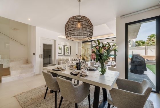 Available - Semi-detached house - Marbella - Costa del Sol
