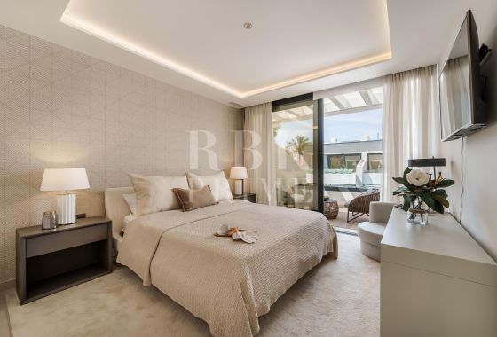 Available - Semi-detached house - Marbella - Costa del Sol